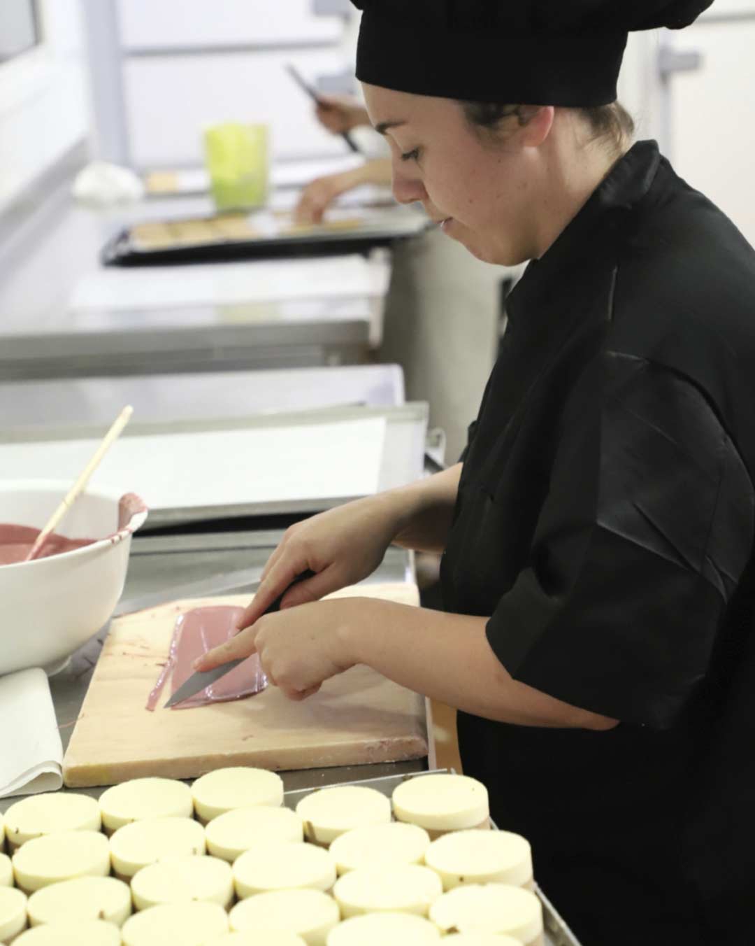 Confitería Vidal, elaborando pasteles